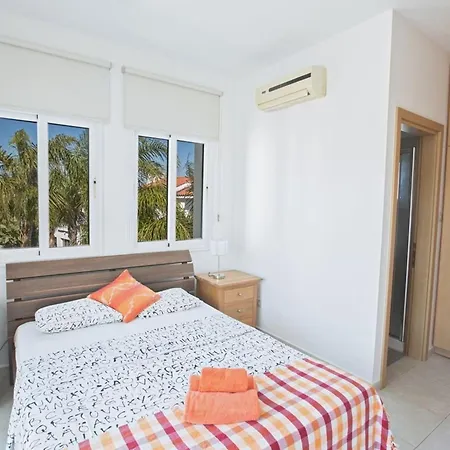 Villa Mesogi, Modern 3bdr Villa, Close To Fig Tree Bay