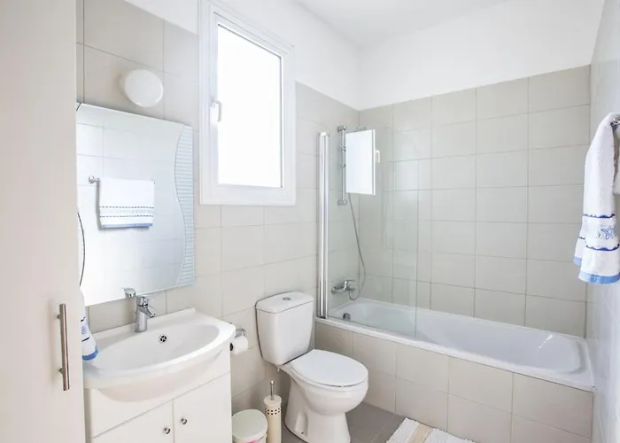 Mesogi, Modern 3bdr Villa, Close To Fig Tree Bay *