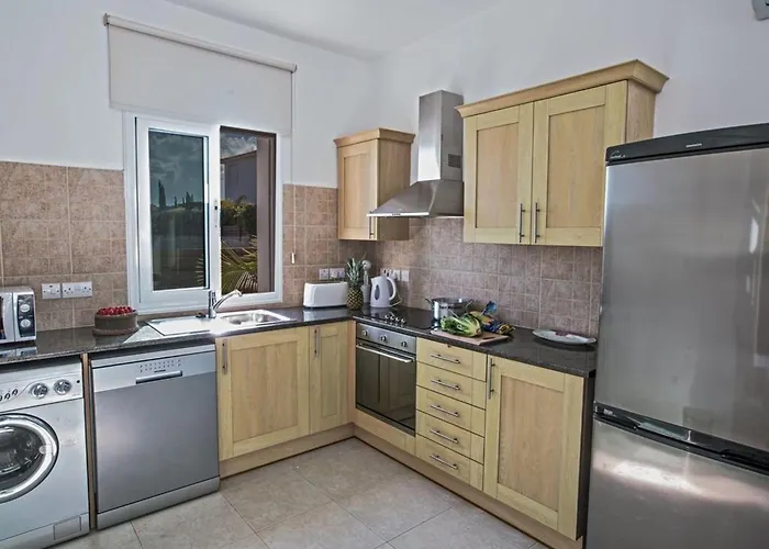 Villa Mesogi, Modern 3bdr Villa, Close To Fig Tree Bay