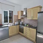 Villa Mesogi, Modern 3bdr Villa, Close To Fig Tree Bay